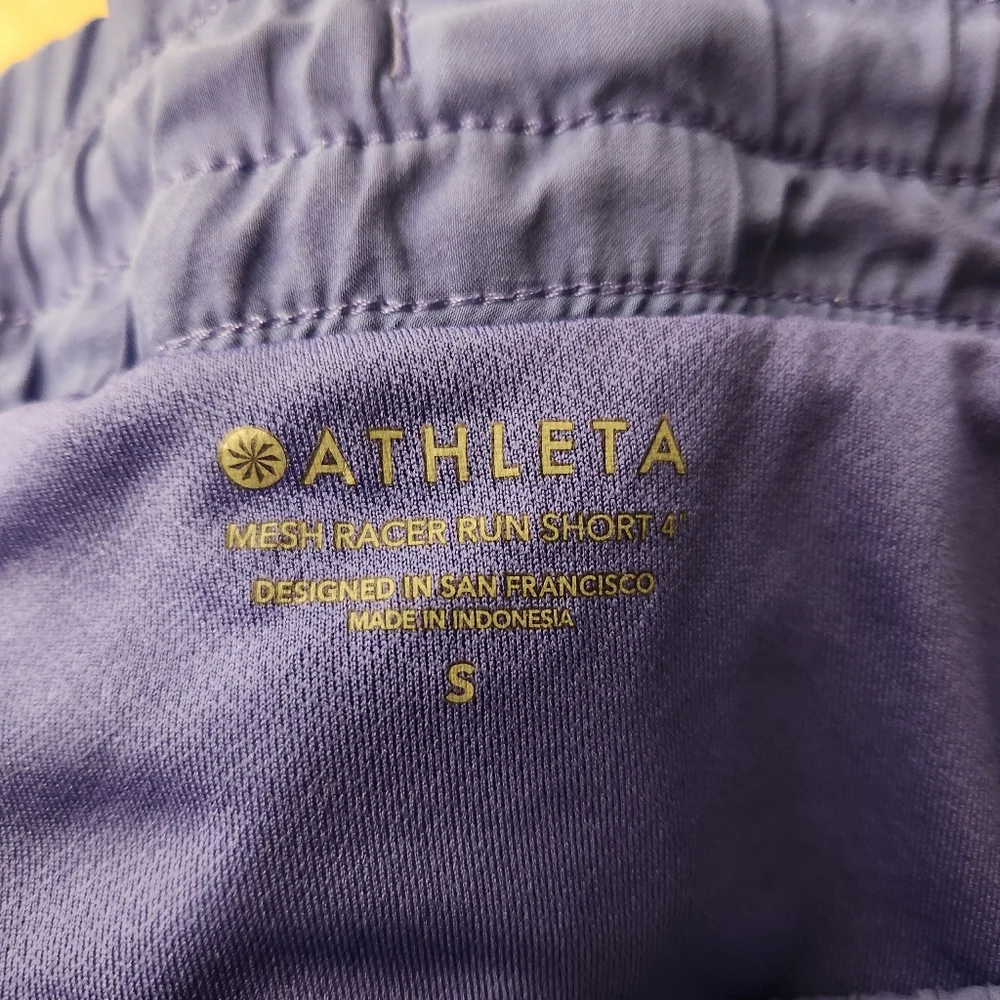 Athleta Mesh Racer Run Short 4" in Marlin Blue. Size S. #291749 - Picture 5 of 7